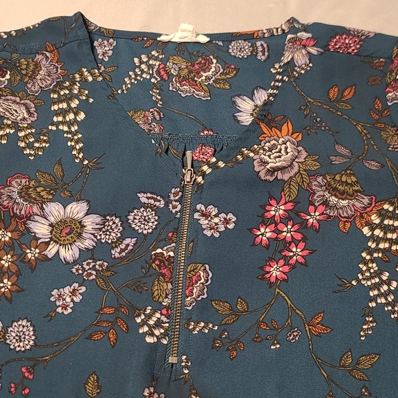 Maurices Tops - Maurices Floral Tunic Women Small Teal Blue 3/4 Roll Tab Sleeve Zip Neck Blouse
